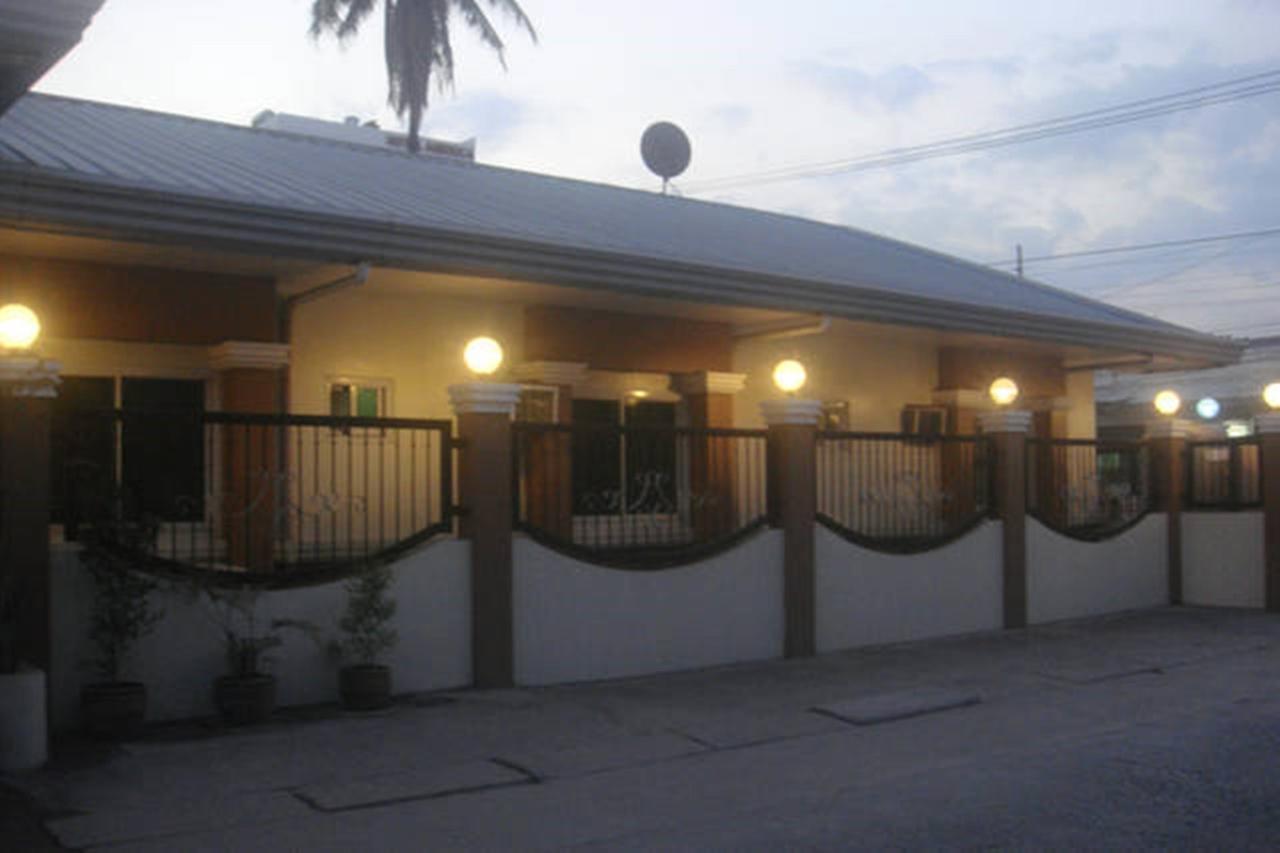 Balibago Villa Hotel Angeles Exteriör bild