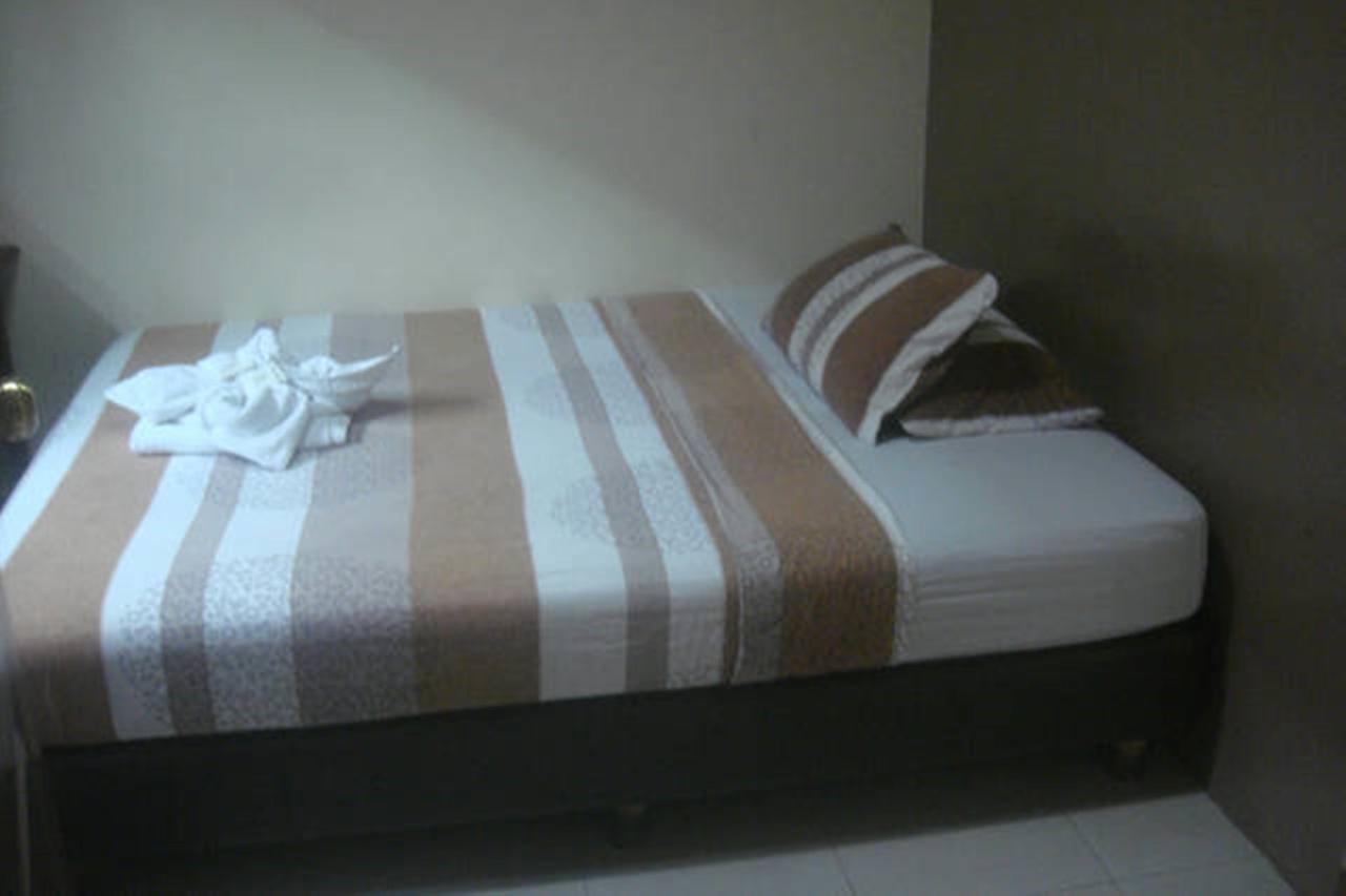 Balibago Villa Hotel Angeles Exteriör bild
