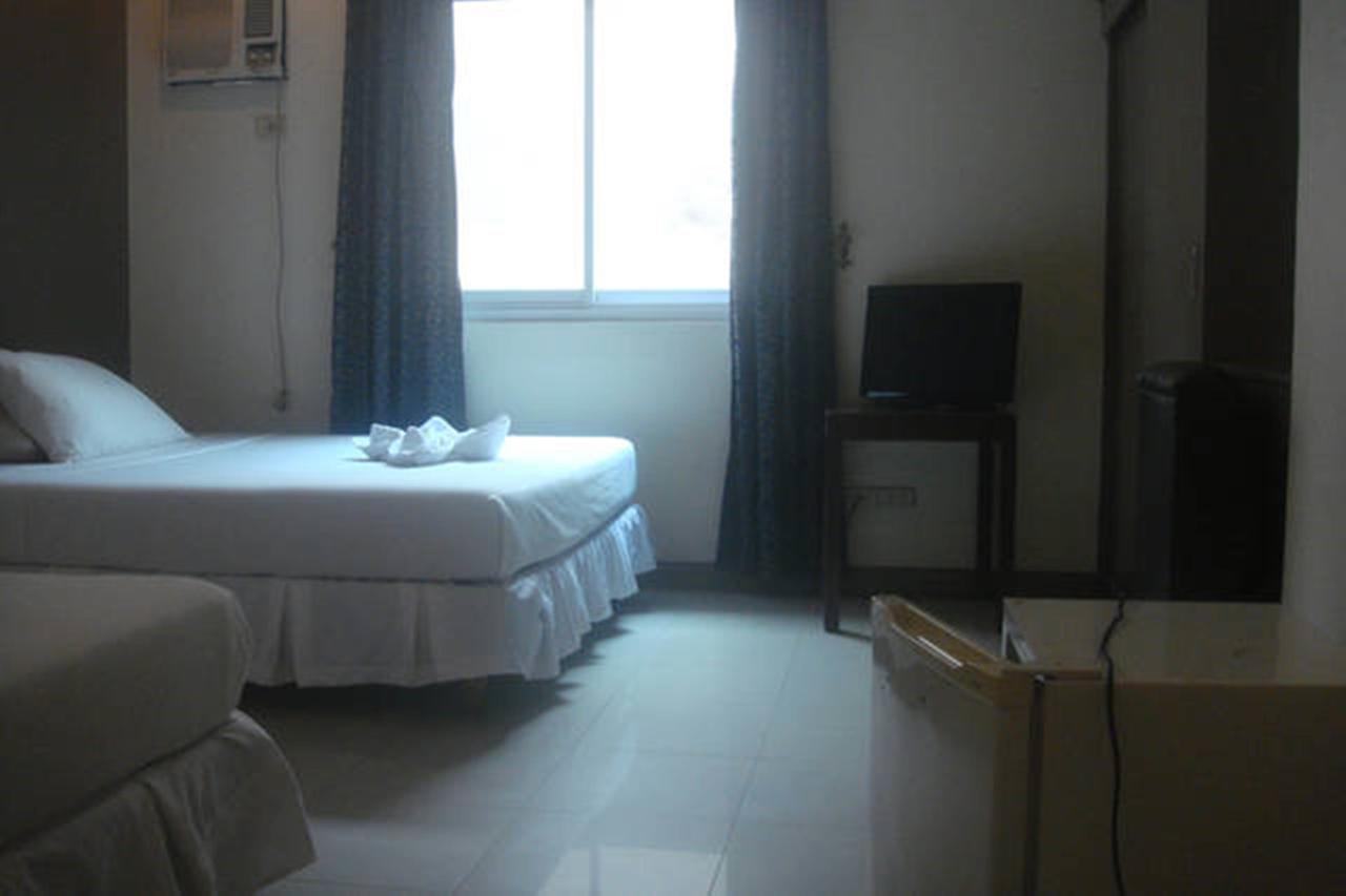 Balibago Villa Hotel Angeles Exteriör bild